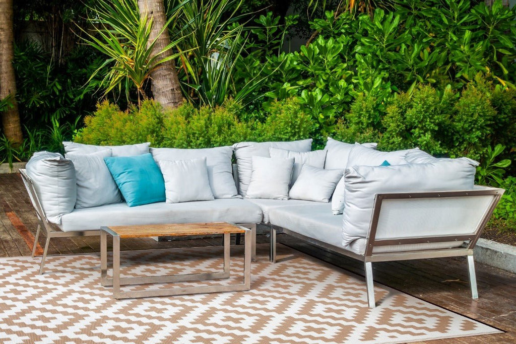 Fab Plastic Picnic Beach Mat Indoor Outdoor Rug Aztec Beige And WhitePLRAZTBEI120179Rugtastic