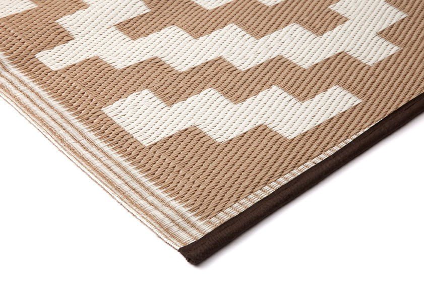 Fab Plastic Picnic Beach Mat Indoor Outdoor Rug Aztec Beige And WhitePLRAZTBEI120179Rugtastic