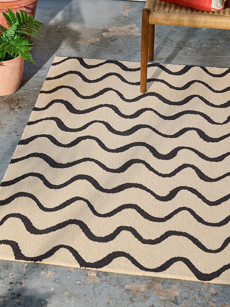 Scion Ribbon - Charcoal 124305 RugBC - SCI - 124305 - 180X120Rugtastic