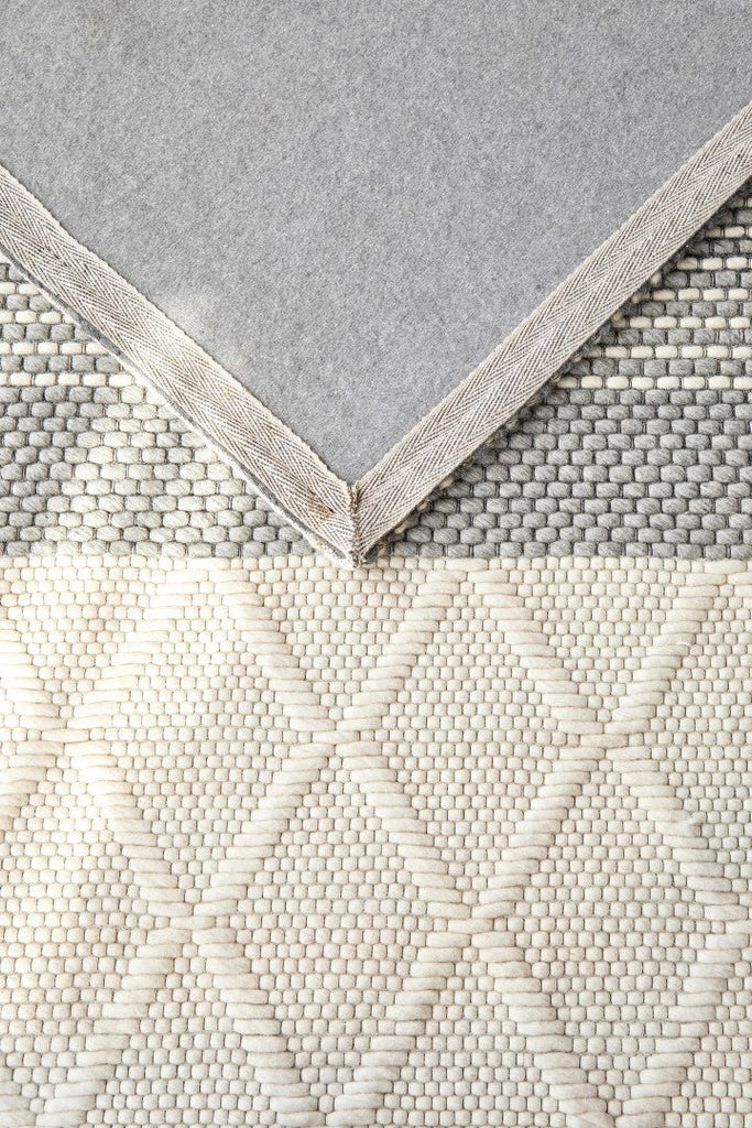 Studio 324 Silver Wool Hatch Textured RugSTUD - 324 - SIL - 225X155Rugtastic