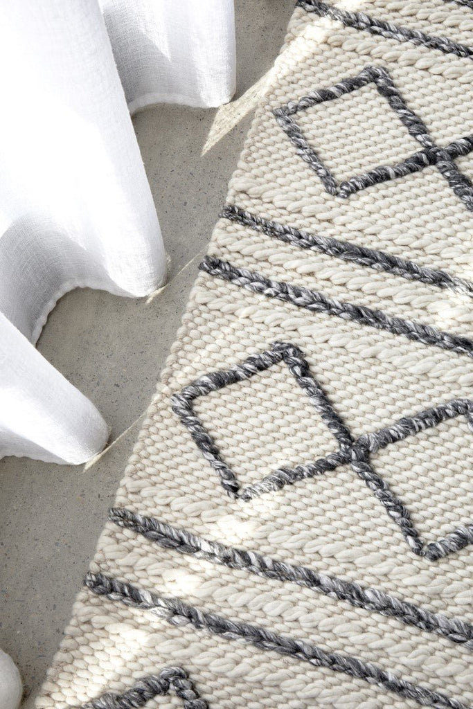 Studio 326 White Textured Woollen RugSTUD - 326 - WHI - 225X155Rugtastic