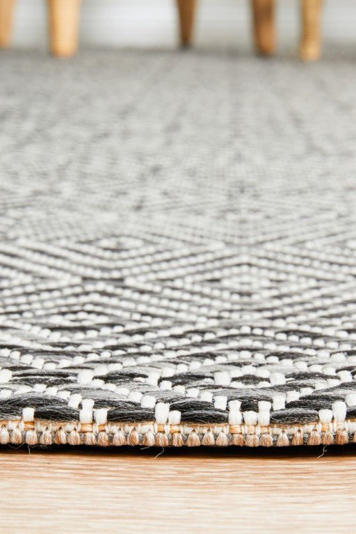 Terrace Clara Diamond Rug Grey 5500TER - 5500 - GRY - 230X160Rugtastic