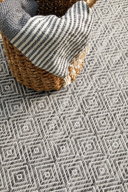 Terrace Clara Diamond Rug Grey 5500TER - 5500 - GRY - 230X160Rugtastic