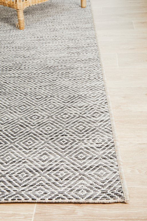 Terrace Clara Diamond Rug Grey 5500TER - 5500 - GRY - 230X160Rugtastic