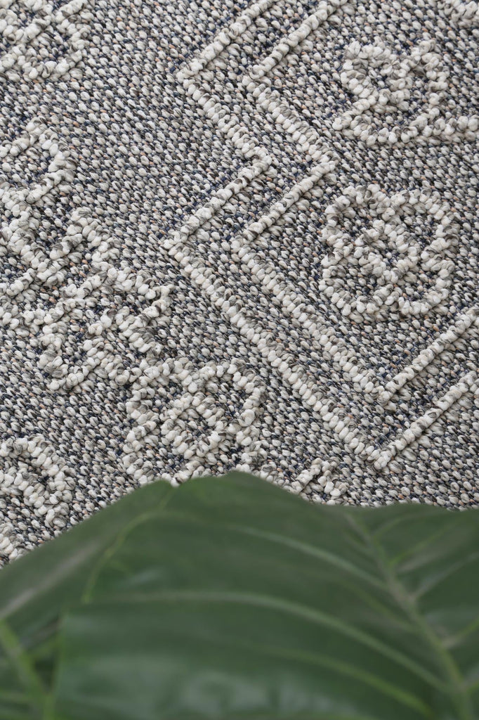 Vinaka Bule Ash Tribal Flatweave Rug Indoor OutdoorVANU12012Rugtastic