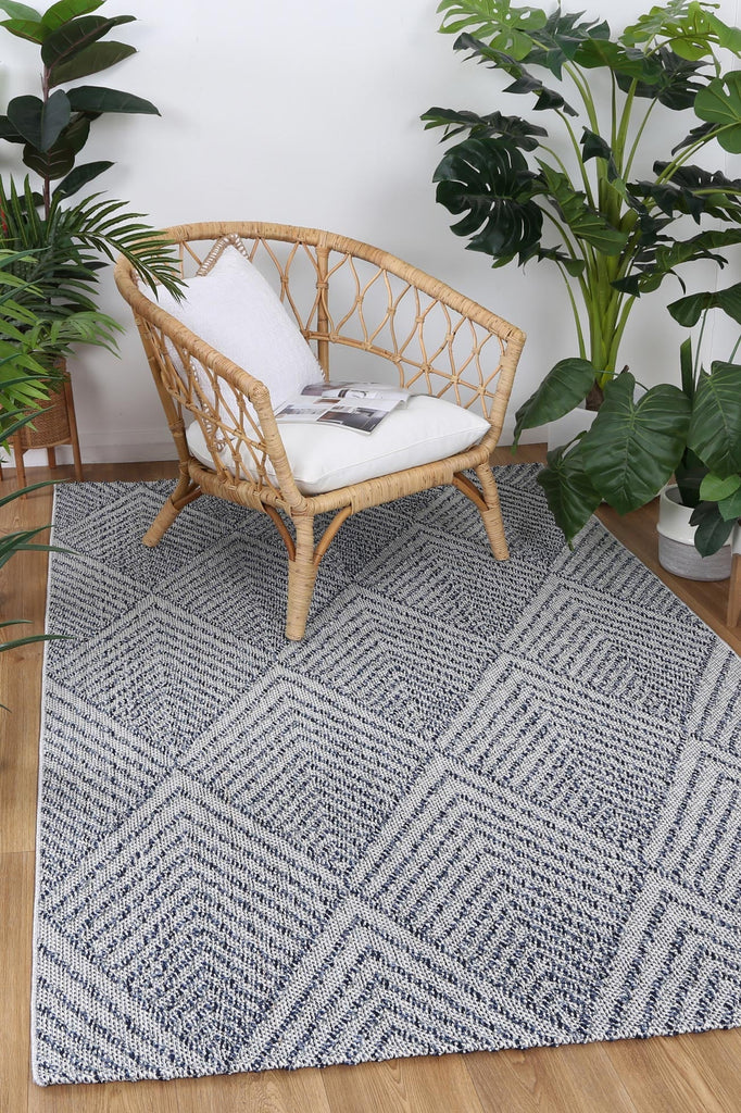 Vinaka Naka Charcoal Geometric Flatweave Rug Indoor OutdoorVANU12010Rugtastic