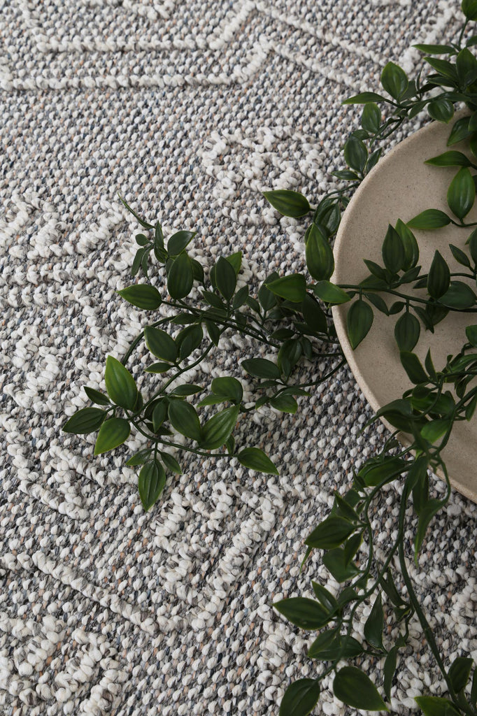 Vinaka Nori Grey Tribal Flatweave Rug Indoor OutdoorVANU12011Rugtastic