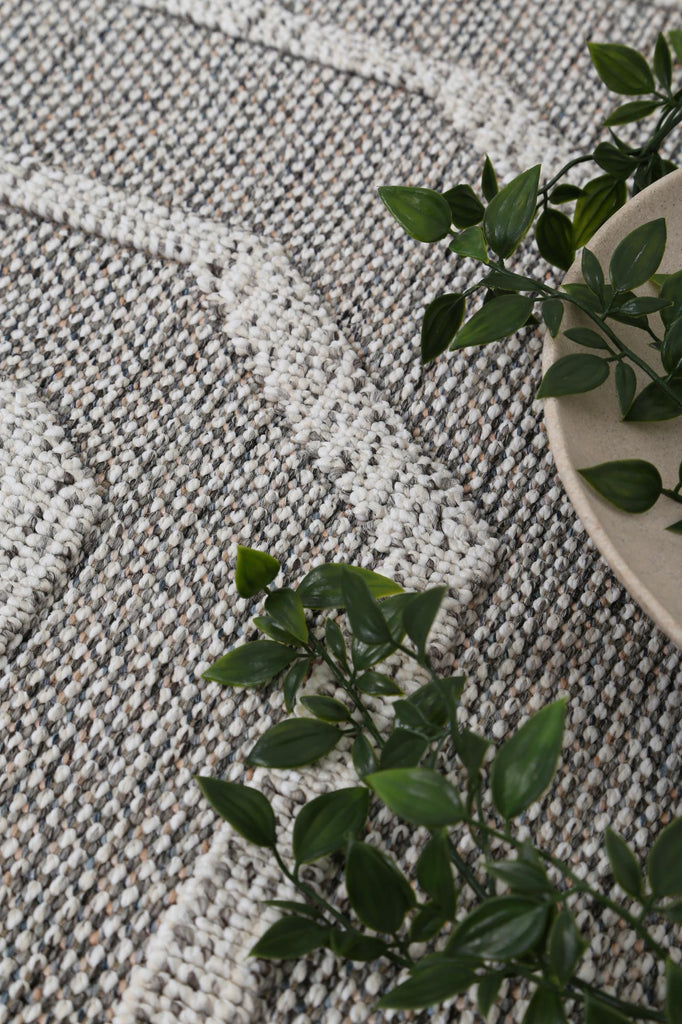 Vinaka Suri Ash Geometric Flatweave Rug Indoor OutdoorVANU12016Rugtastic
