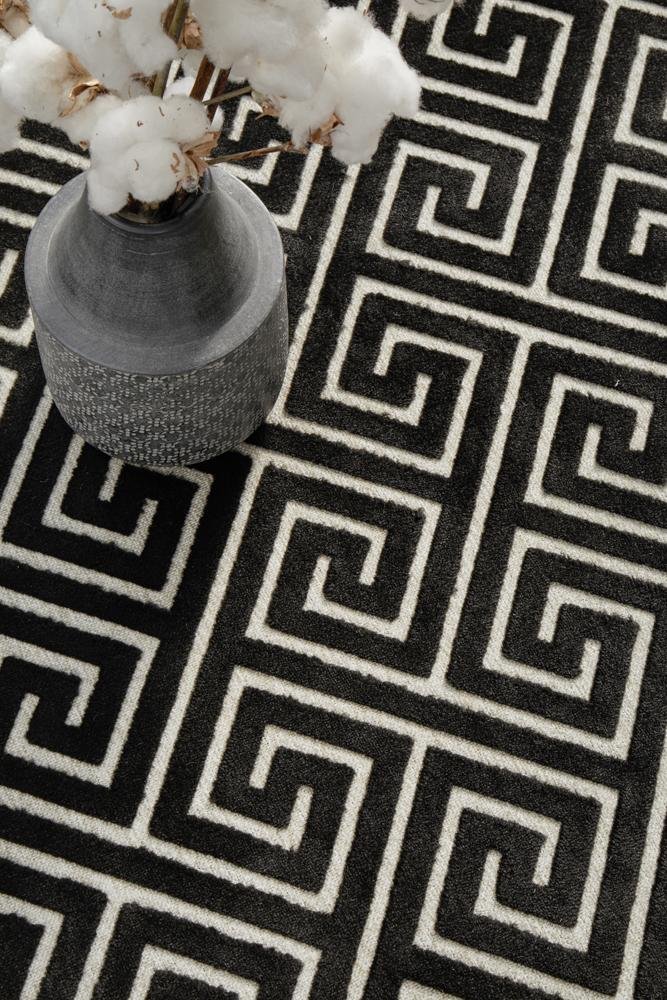 York Alice Black RugYRK - ALIC - GLD - 230X160Rugtastic