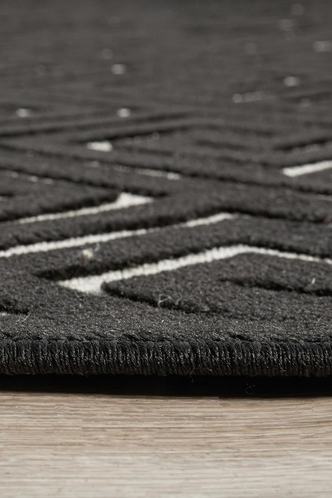 York Alice Black RugYRK - ALIC - GLD - 230X160Rugtastic