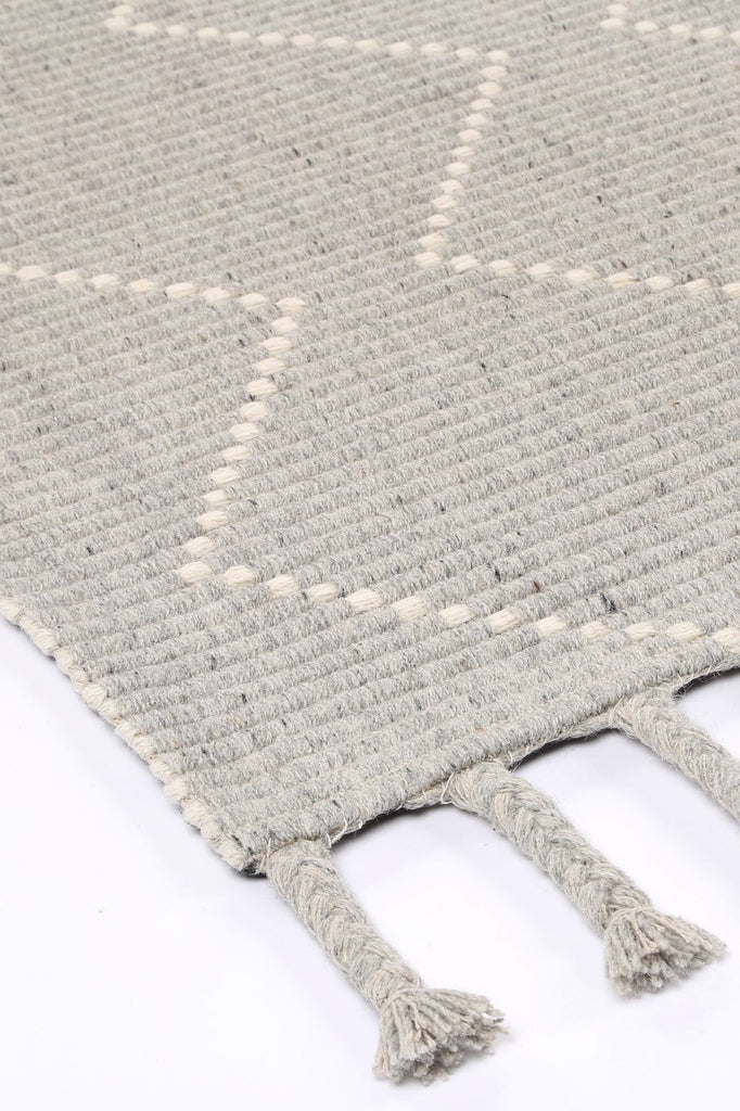 Gaza Diamond Tassel Grey RugGOA803D2GRERugtastic