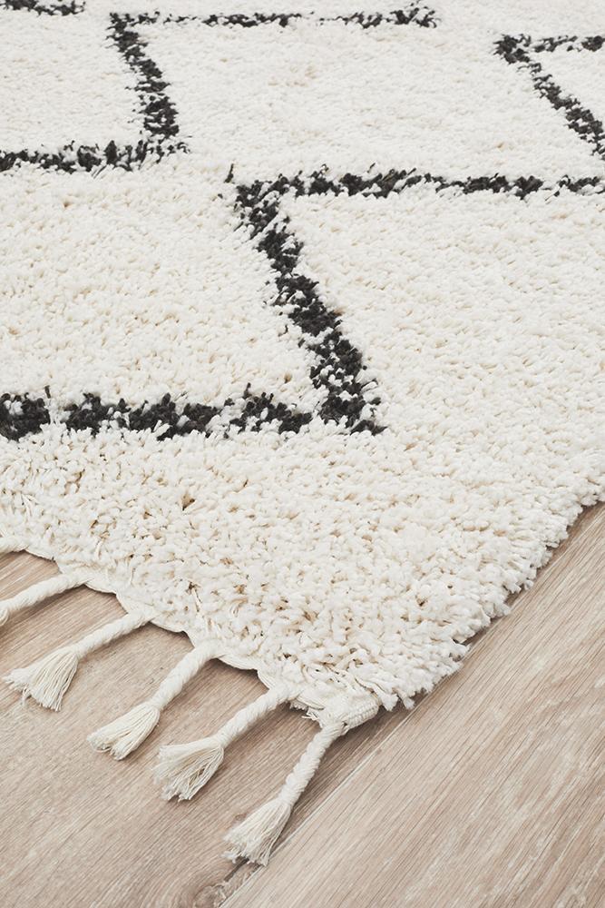 Saffron 11 White RugSAF-11-WHT-170X120Rugtastic