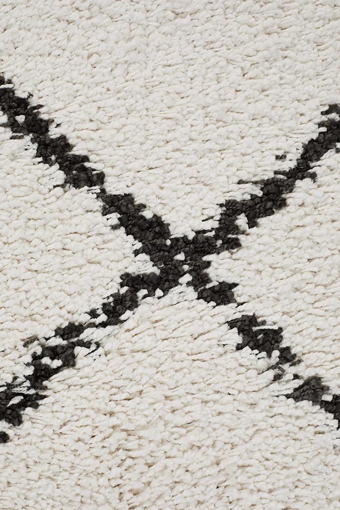 Saffron 22 White RugSAF-22-WHT-170X120Rugtastic