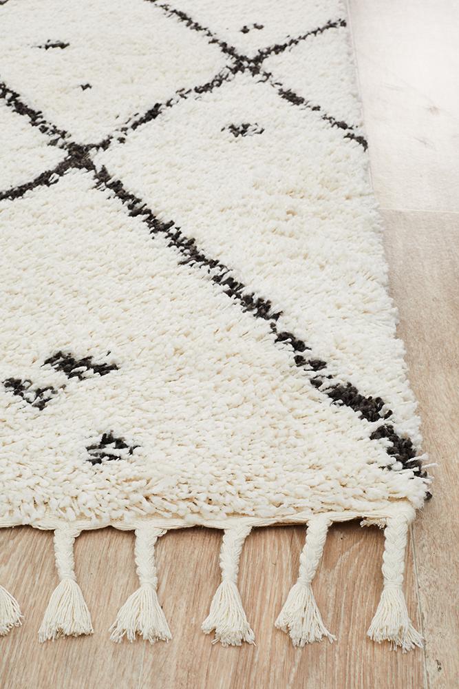 Saffron 44 White RugSAF-44-WHT-170X120Rugtastic