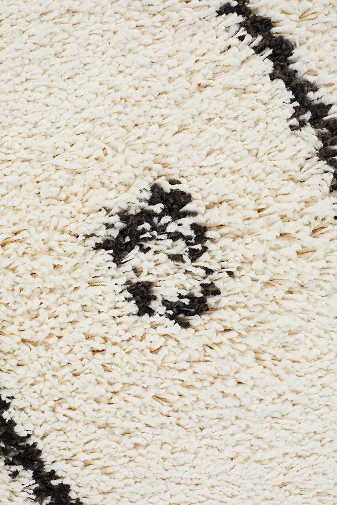 Saffron 44 White RugSAF-44-WHT-170X120Rugtastic