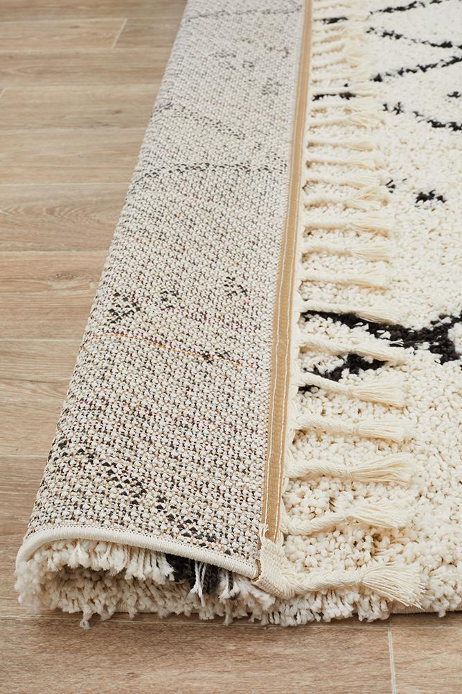 Saffron 44 White RugSAF-44-WHT-170X120Rugtastic